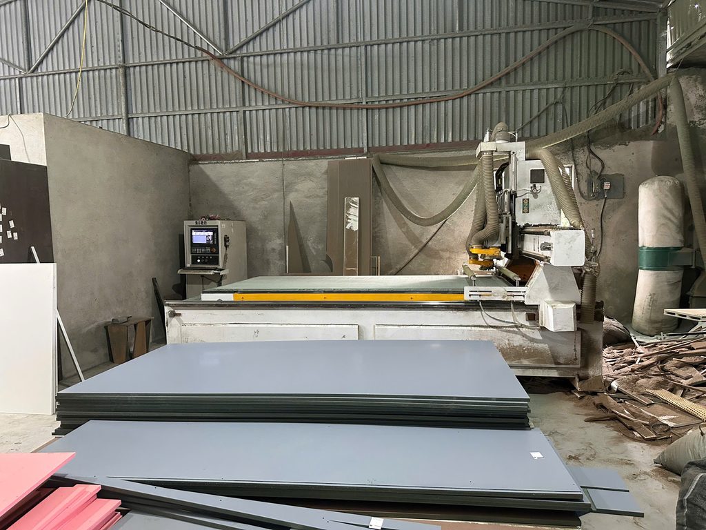 Máy CNC tại xưởng nội thất Thanh Hóa TP Home