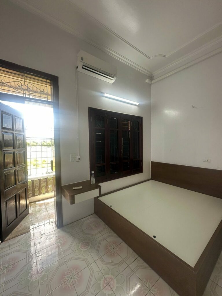Giường gỗ công nghiệp và tab treo phòng ngủ tại Thanh Hóa